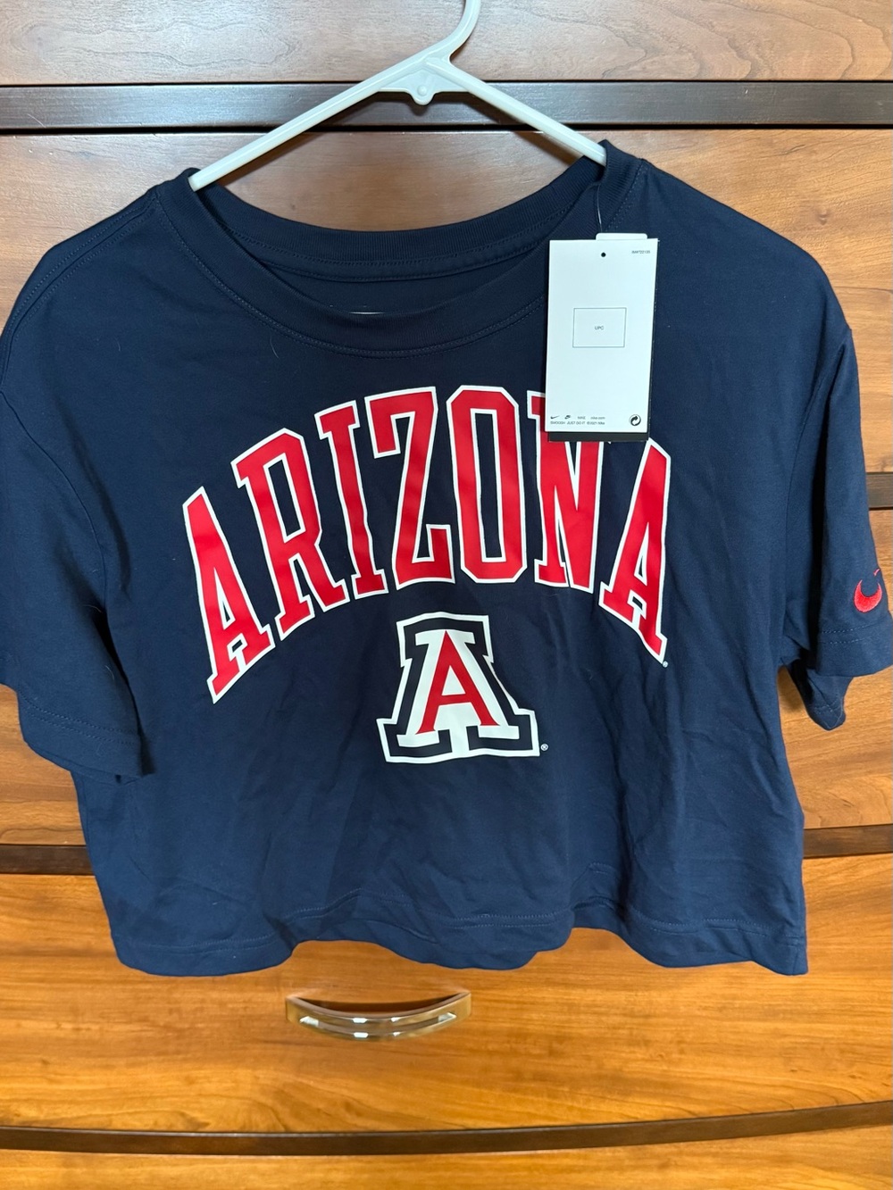 Arizona Graphic Crop Tee - Navy with Red Logo cropped Womens